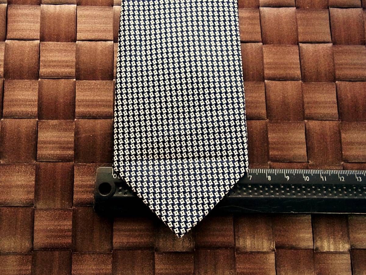 【特選】y0761美品レミュー「LES MUES」ネクタイ・人気の超細ナロータイ・シルク100%拍卖