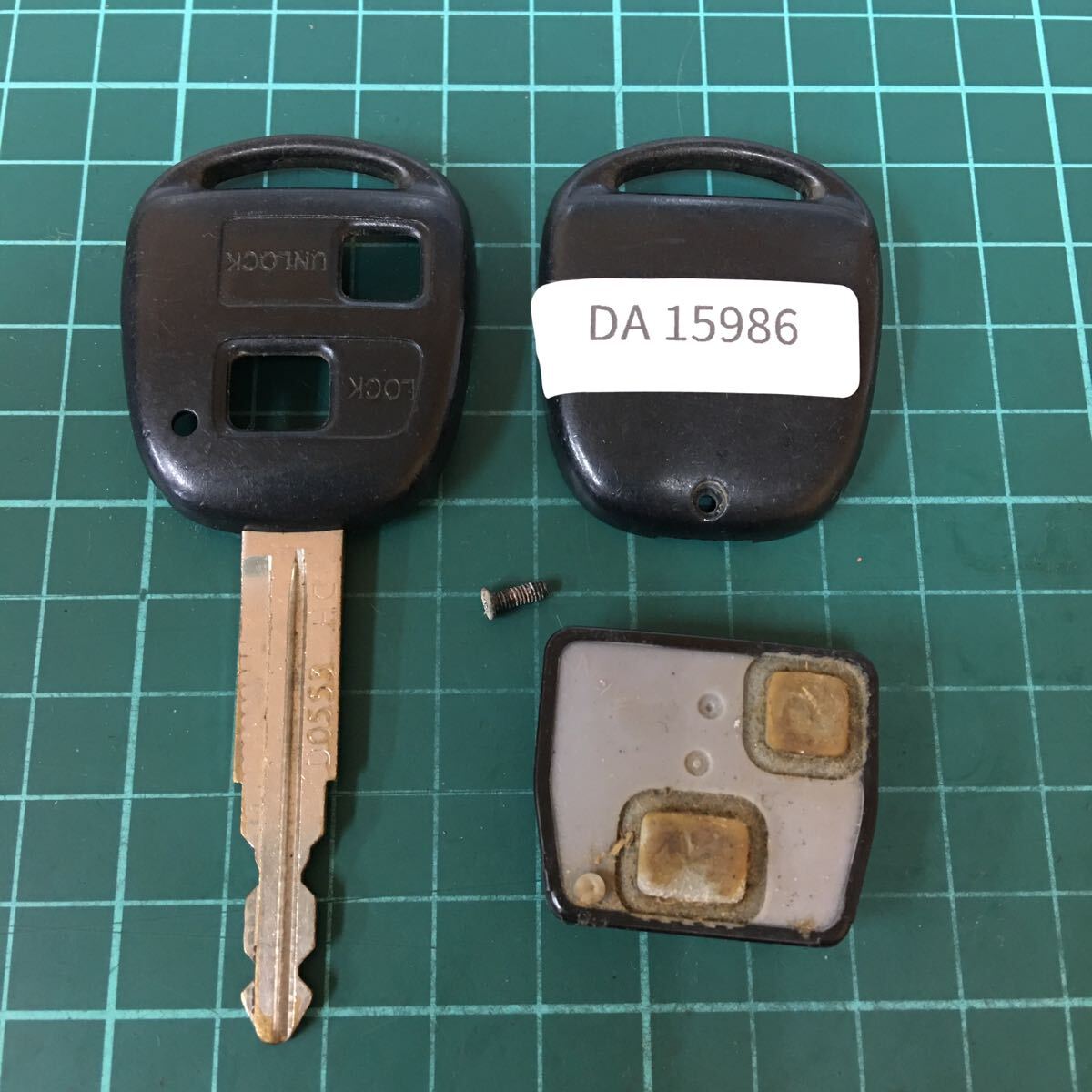 DA15986 ダイハツ 点灯なし 純正 キーレス 2ボタン パッソ ラッシュ bB ムーヴラテ エッセ ブーン ハイゼット アトレー 等 リモコン 黒枠拍卖