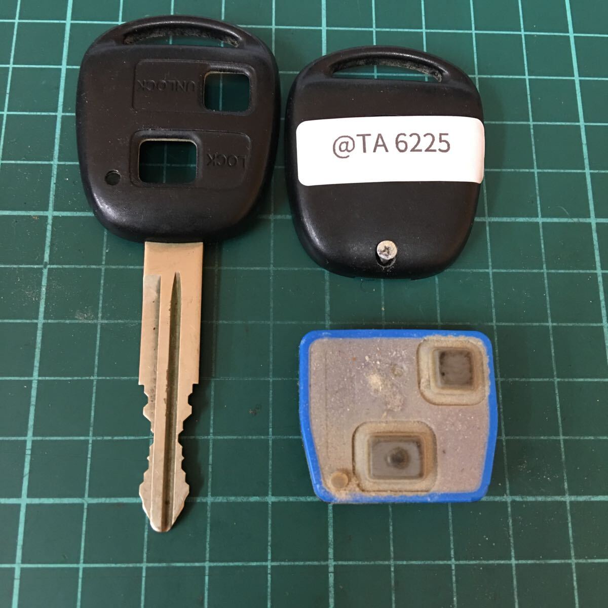 @TA6225 点灯あり トヨタ 純正 キーレス 青枠 2ボタン 赤ランプ タント ムーヴ ハイゼット ミラ エッセ アトレー拍卖