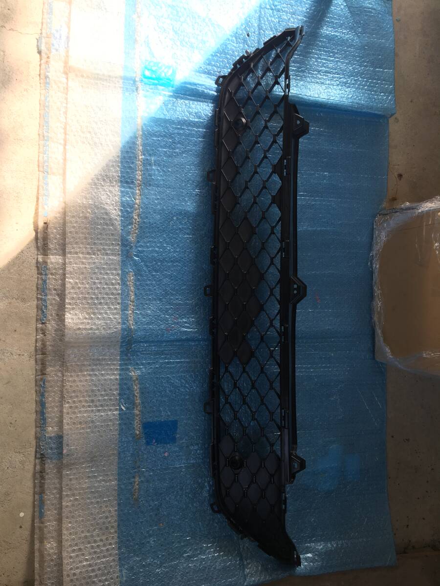 RV3 RV4 RV5 RV6 ヴェゼル フロントグリル フロントバンパー グリル 純正 71151-3M0-0000 HONDA VEZEL拍卖