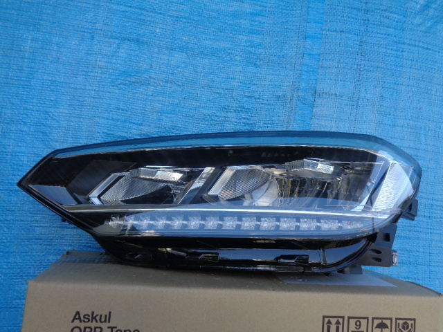 BD599 VW トゥーラン ヘッドライト 左 5TC941035B拍卖