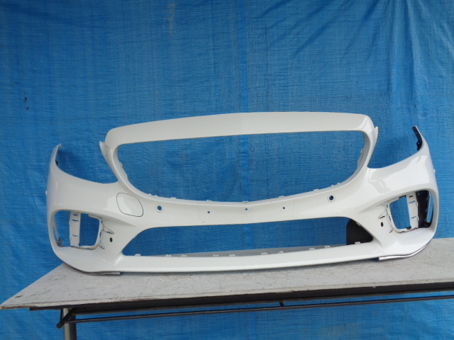 ☆BD673 ベンツ W205 Cクラス フロントバンパー 白 A2058856002拍卖