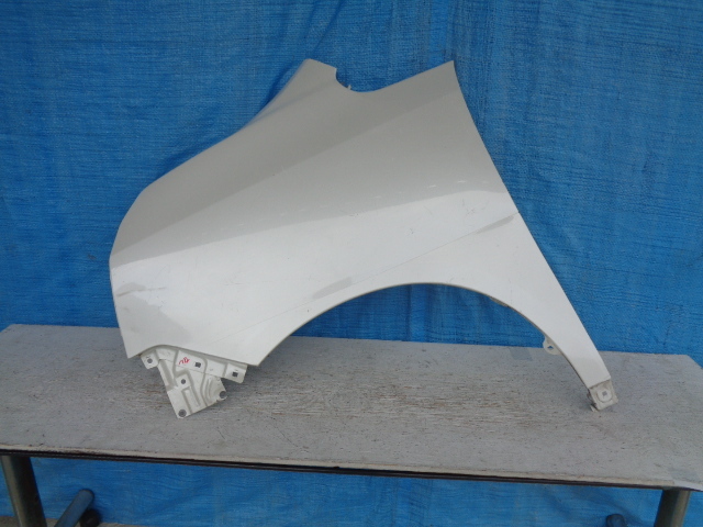 ☆BD756 トヨタ VOXY ZRR70W フェンダー 左 白拍卖