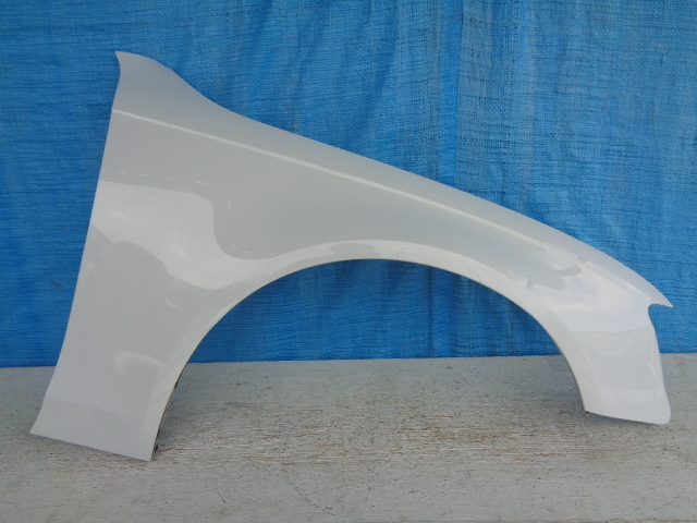 ☆BD764 アウディ A4 8K フェンダー 右 白拍卖