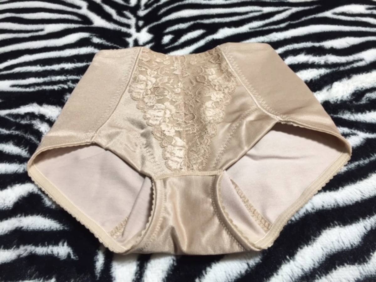 シャルレ★ ドゥバンナ ショートガードル★ 82 ナチュラルブラウン★ ベージュ系★ FE193 華やか補整★ 美尻ガードル★ 新品★ 激安★拍卖