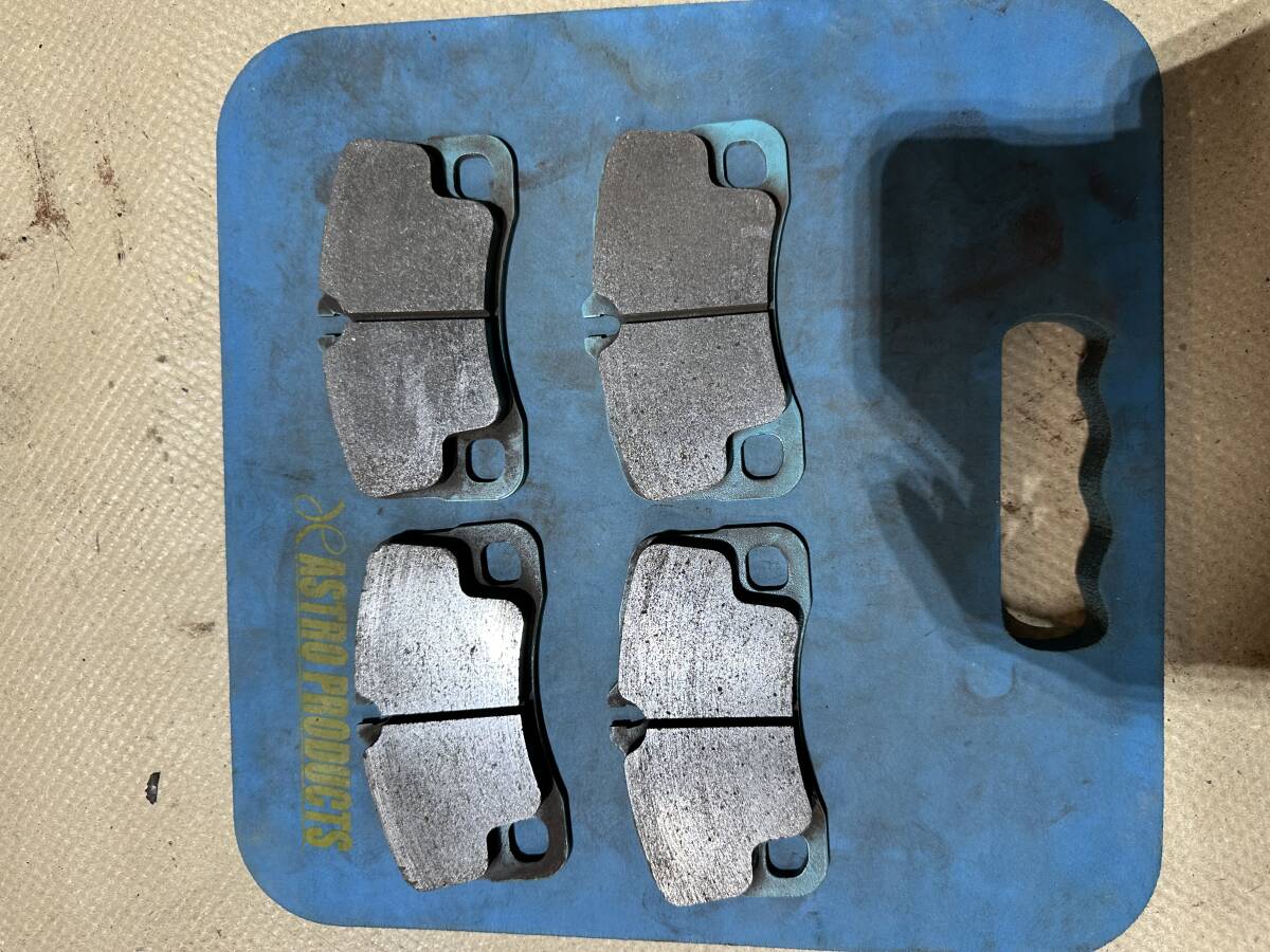 ポルシェ997GT3 KAZ I RACING × プロジェクトミューリアブレーキパッド拍卖