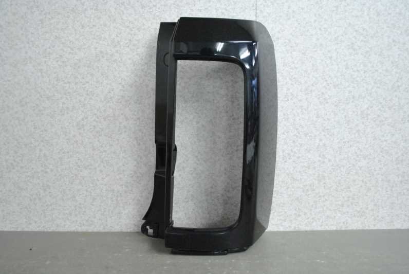 エルグランド ハイウェイスター 4WD 中期(MNE51 ME51) 純正 破損無 取付OK 右 ロアテールカバー テールランプカバー G30 85028 s007443拍卖