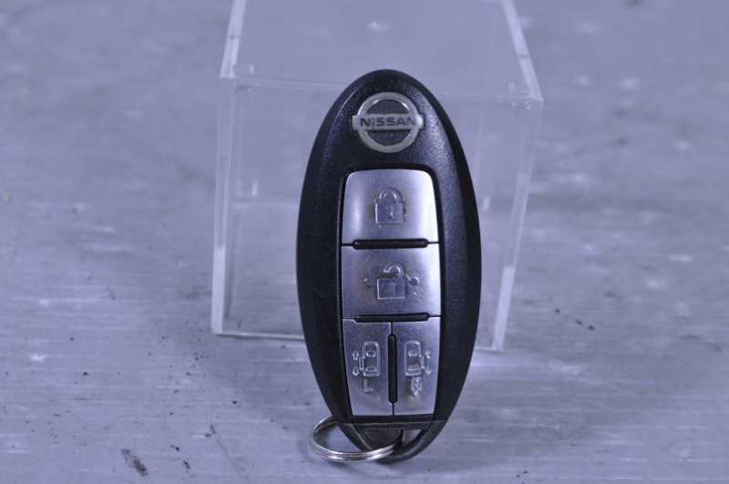 セレナ ハイウェイスター 前期(FC26 HC26 C26) 純正 破損無 取付OK 動作保証 スマートキー リモコンキー 4ボタン 285E3-1JB1A k081700拍卖