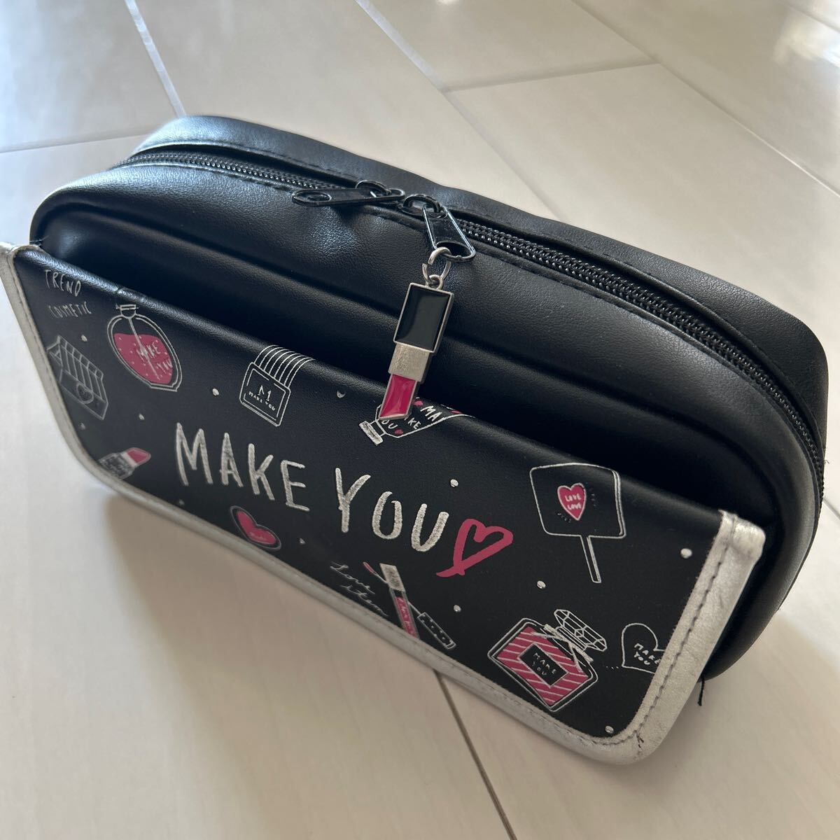 メイクポーチ ペンケース 筆箱 ガジェットケース ピンク 黒 ブラック コスメ 小物入れ拍卖