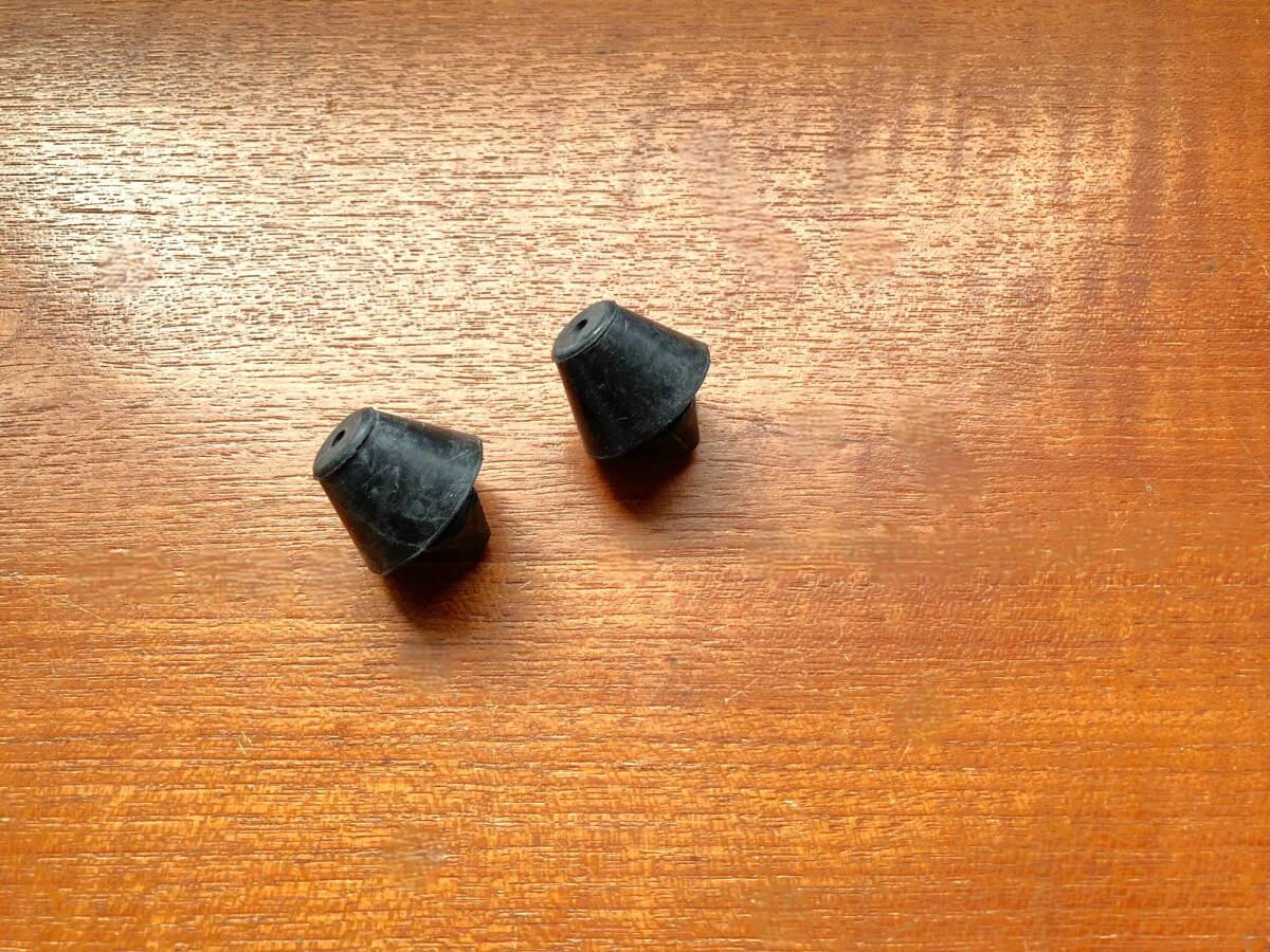 日産純正部品 DR30 ボンネット サイドラバー ブッシュ ダンパーゴム ターボC FJ20 FJ20T L20 R30 スカイライン RS RS-X 鉄仮面拍卖