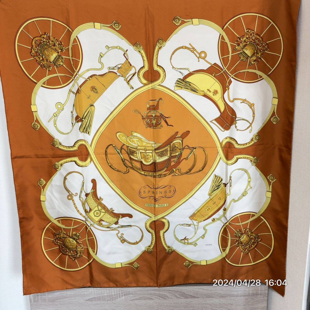 HERMES エルメス カレ SPRINGS 馬車柄 シルクスカーフ拍卖