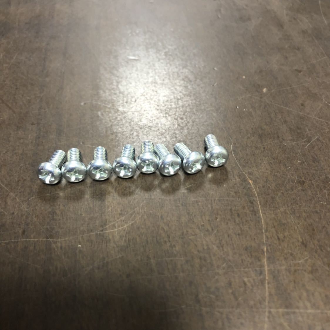 500SS H1 H1A H1B H1C マッハⅢ KA リアドラムブレーキパネル窓固定ビス 8本セット拍卖