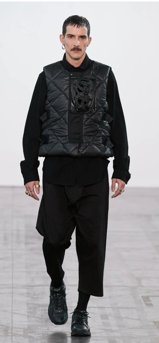 【未使用品】COMME des GARCONS JUNYA WATANABE MAN x INNERRAM 23AWパリコレ ジュンヤワタナベマンxインナーラムコラボ ミリタリーベストM拍卖