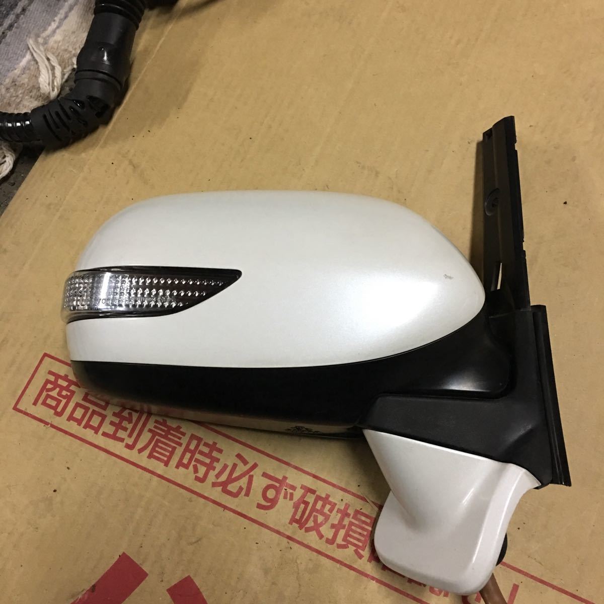 RN1 ステラ 運転席側 ドアミラー ウインカードアミラー パールホワイト 電動格納タイプ ミラー 右拍卖