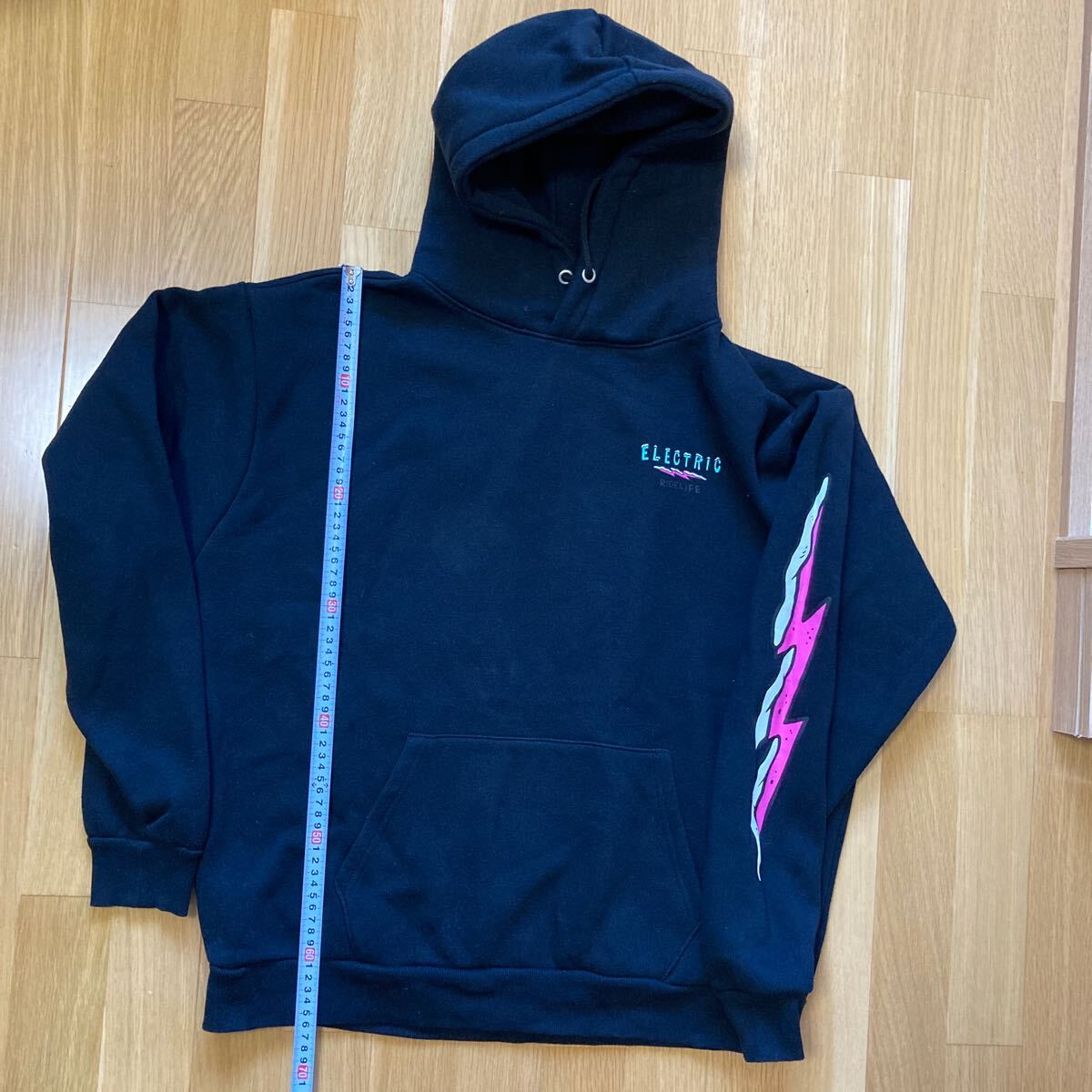 美品 パーカー ELECTRIC 表記L 黒 ムラサキスポーツ コラボ ムラスポ スノーボード サーフィン TMPAINT エレクトリック Kleveland拍卖