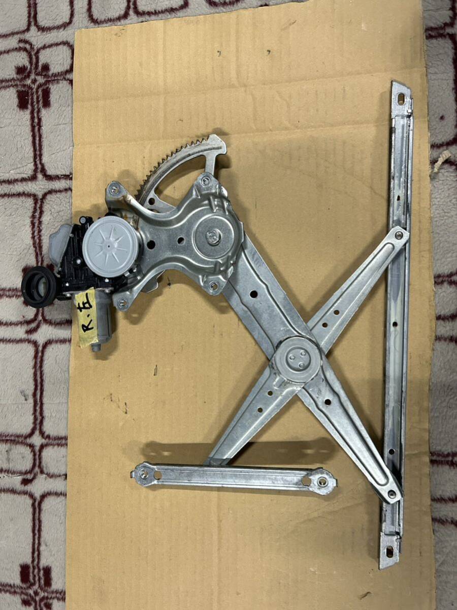 210クラウンアスリート前期 リアドア左・レギュレターモーター拍卖