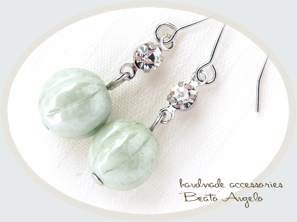 ◆◆+angelo+チェコメロンとラインストーンのピアス(p-282)ミストグリーンラスター S チタン 樹脂 イヤリング ※廃番拍卖