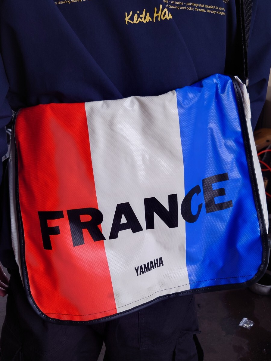 YAMAHA FRANCE バイク購入時の粗品です 数十年前の新古品です 激レア ノベルティメッセンジャーバッグ ランドリーバッグ デイバッグ拍卖