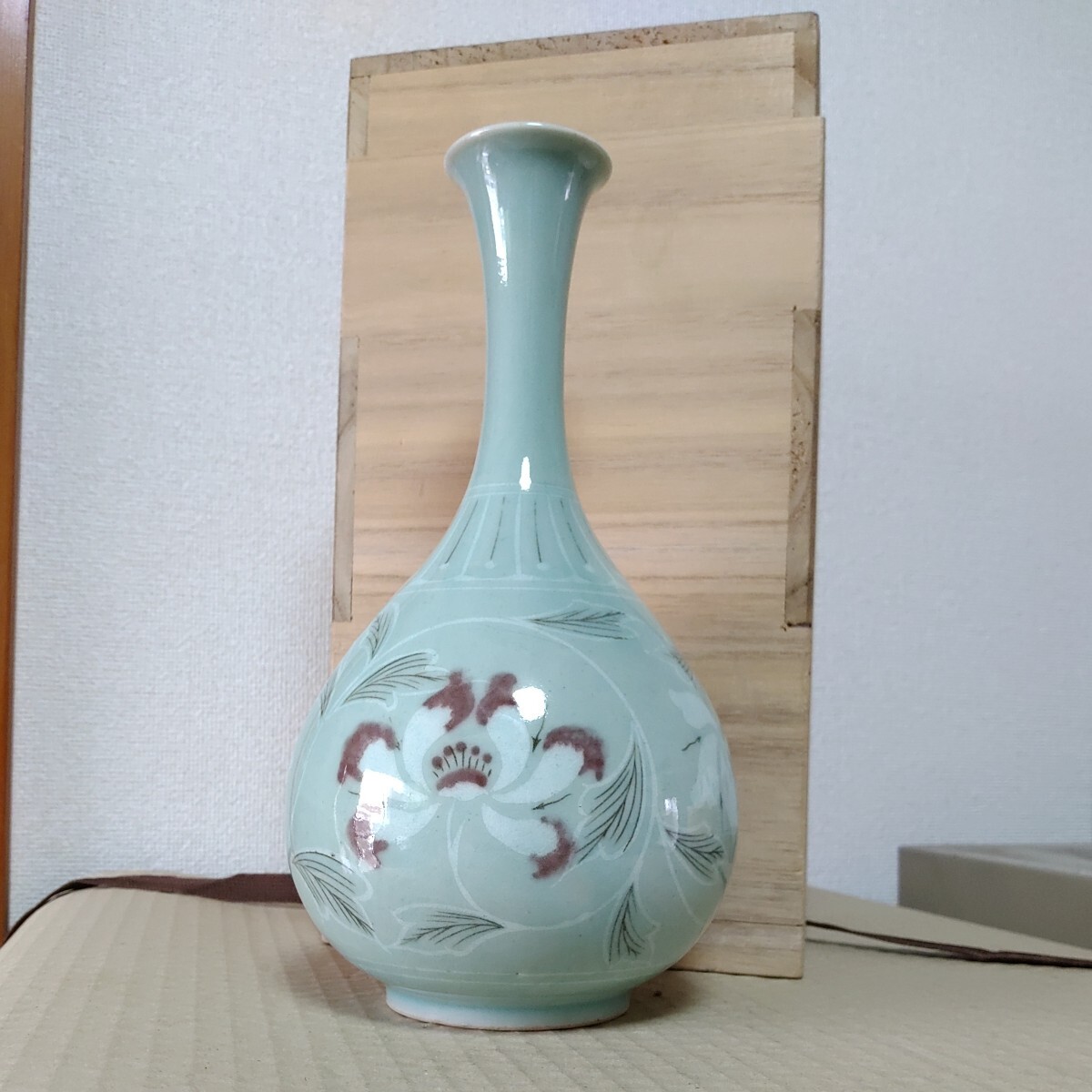 石峰作 酒瓶 高麗青磁 陶器 韓国青磁 花瓶 水差し 花器 一輪挿し 美術品 美品 1981 韓国工芸 朝鮮 0430-C3-TA7 拍卖