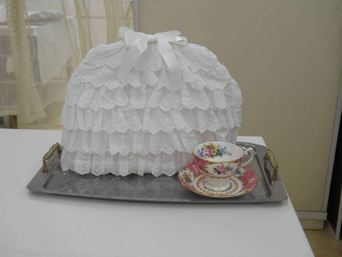 love23♪ 白のティーコージー フリルつき拍卖