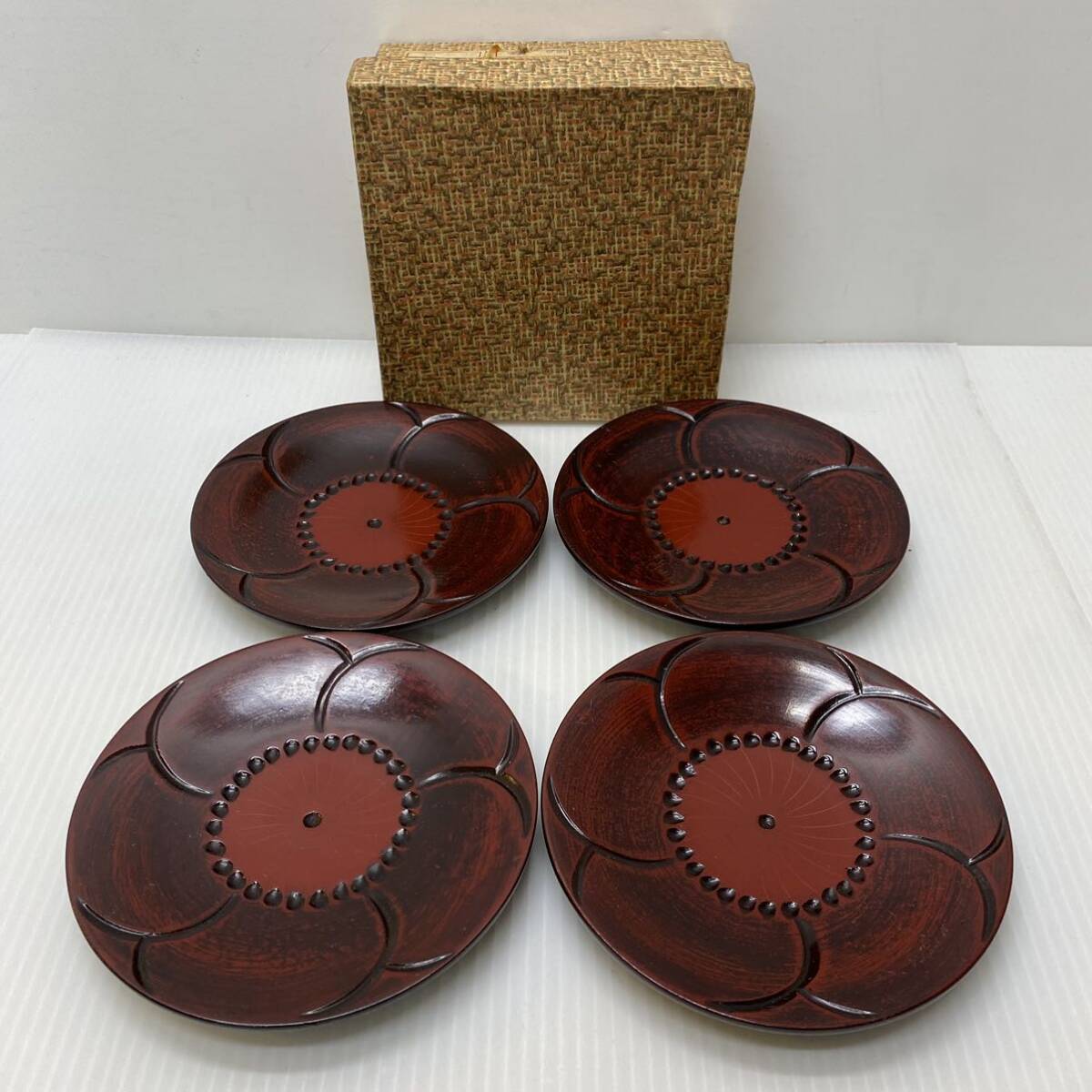 木製 漆器 菓子皿 梅花 四枚組 4枚セット 木目 煎茶道具 漆芸 和食器 未使用拍卖