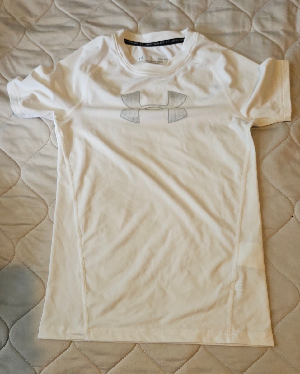 Tシャツ 半袖 ホワイト 半袖Tシャツ アンダーアーマ ドライフィツト 水着 水遊び 子供用拍卖