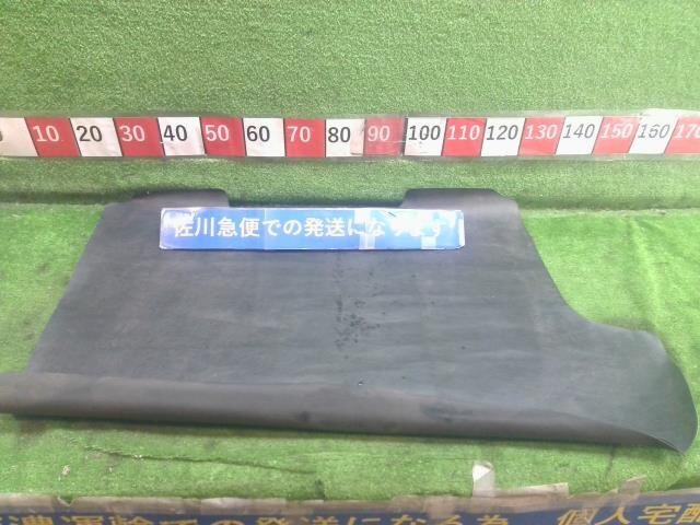 日産 エルグランド VG 8人乗り NE51 純正 ラゲッジマット ラゲージマット マット レザー調加工ラバーマット 裏側に日産打刻有 黒 汚れ有り拍卖