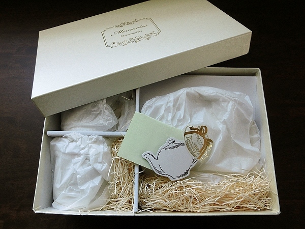 箱入 アフタヌーンティー メモリアル クローバー 2015 カップ&ソーサー(プレート) ペア セット(コップ/マグ/ティー/コーヒー/カップ/食器)拍卖