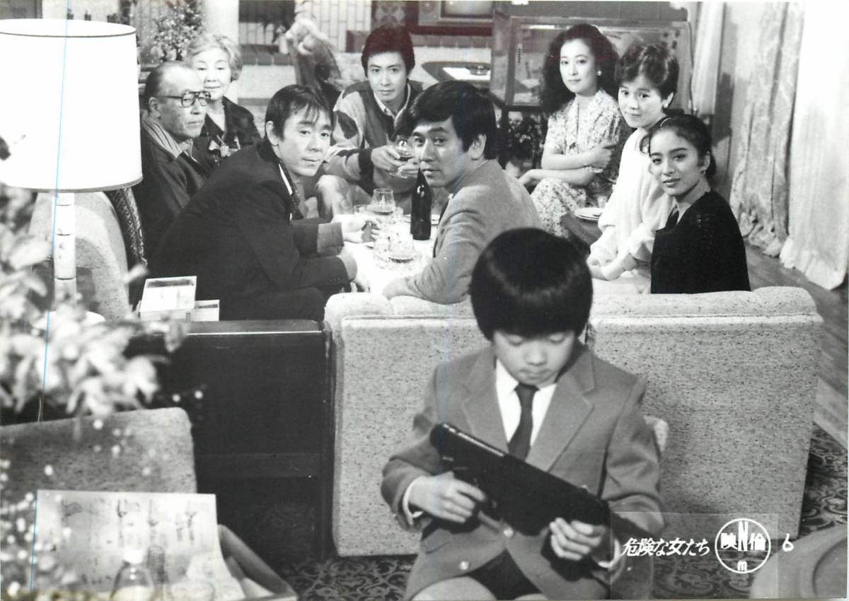 p34414森繁久弥『女生きてます 盛り場渡り鳥』スチル 中村メイコ 川崎あかね 山崎努 春川ますみ拍卖