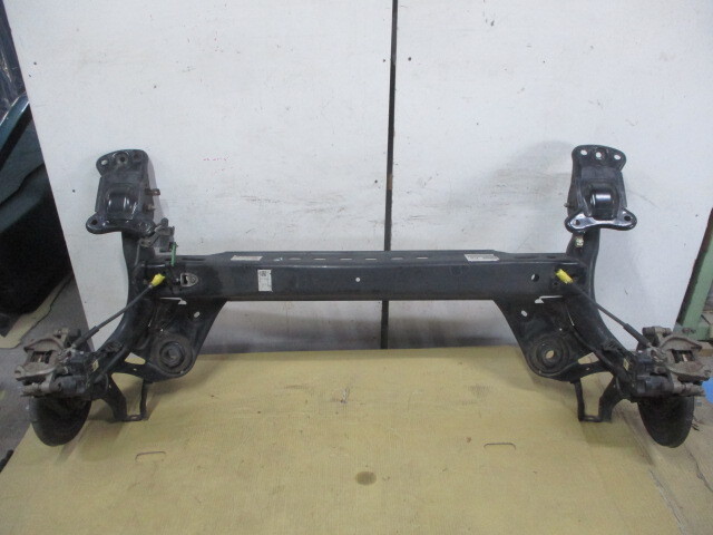 VW フォルクスワーゲン ゴルフ7 TSI DBA-AUCJZ リヤ リアアクスルビーム 5Q0501049AE 5Q0501049BA *個人宅配送不可*拍卖