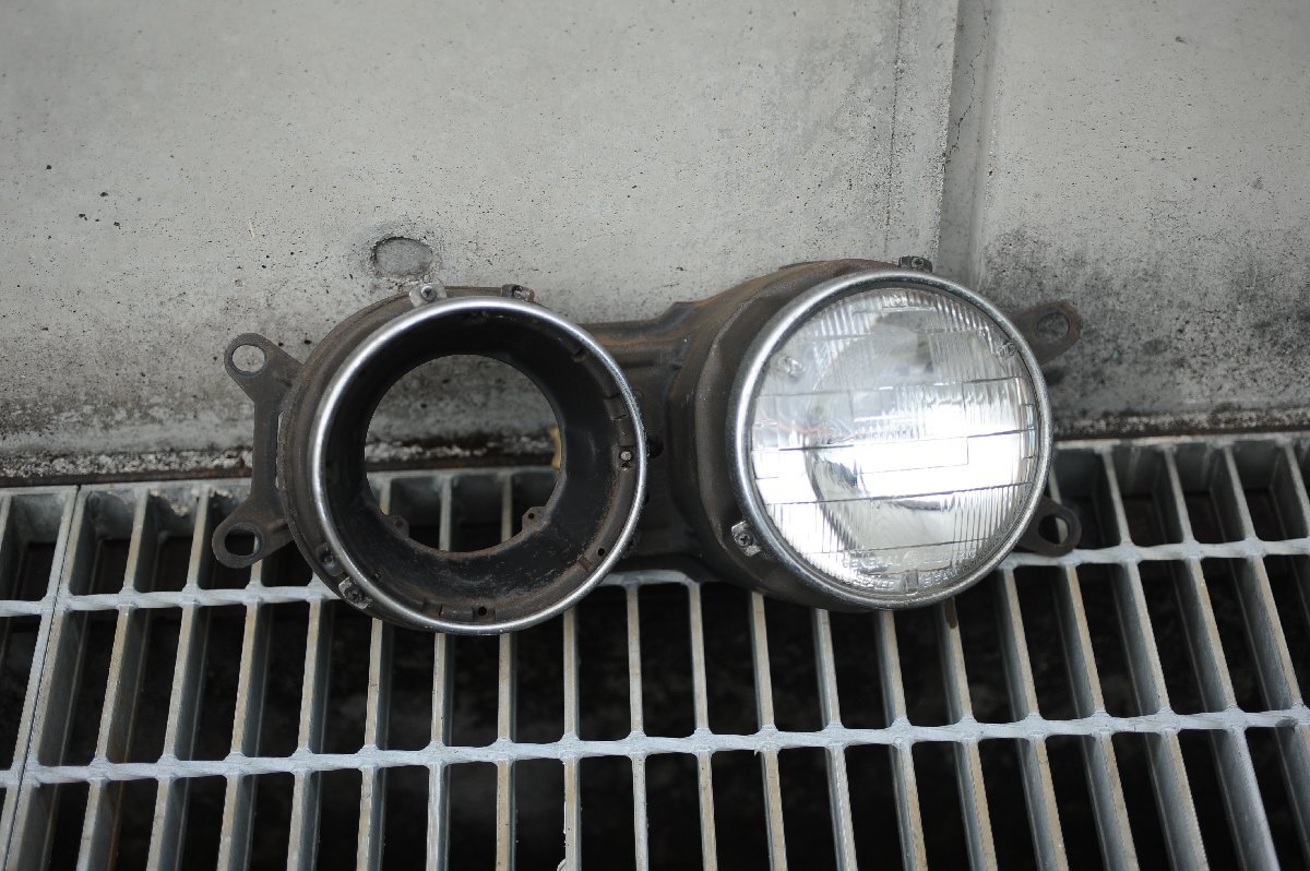 【BMW】e28 5シリーズ ヘッドライト 右 ベース ヘッドライトサポートフレーム シールドビーム付き M535拍卖