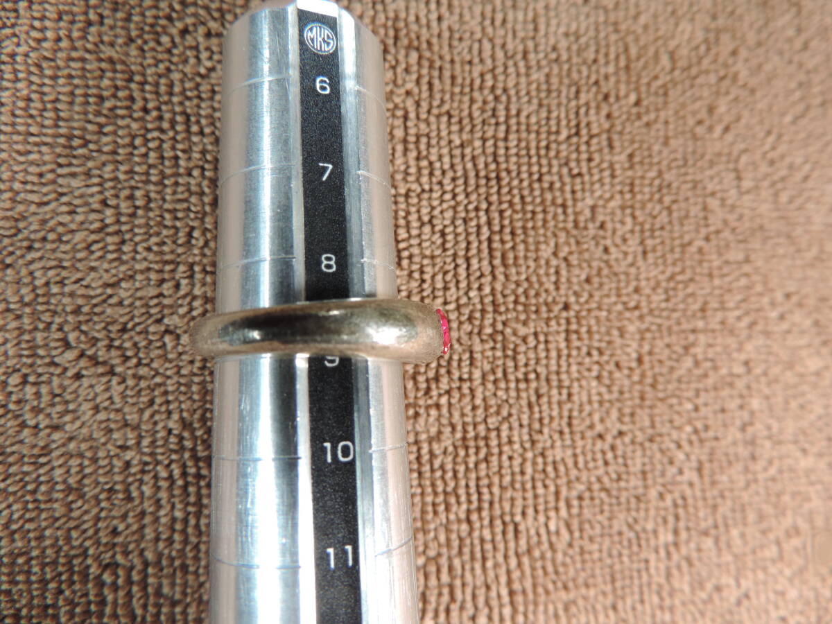 【質問欄より値下げ交渉可】ヴィンテージ リング・レディース甲丸指輪・925刻印有り・赤宝石付き・美品・9号・約4.30g拍卖