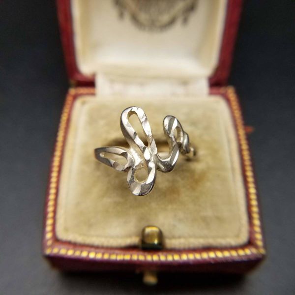 スターリングシルバー うねり 米国 ヴィンテージ リング 銀 指輪 デザインリング エスニック 波 AU8127拍卖