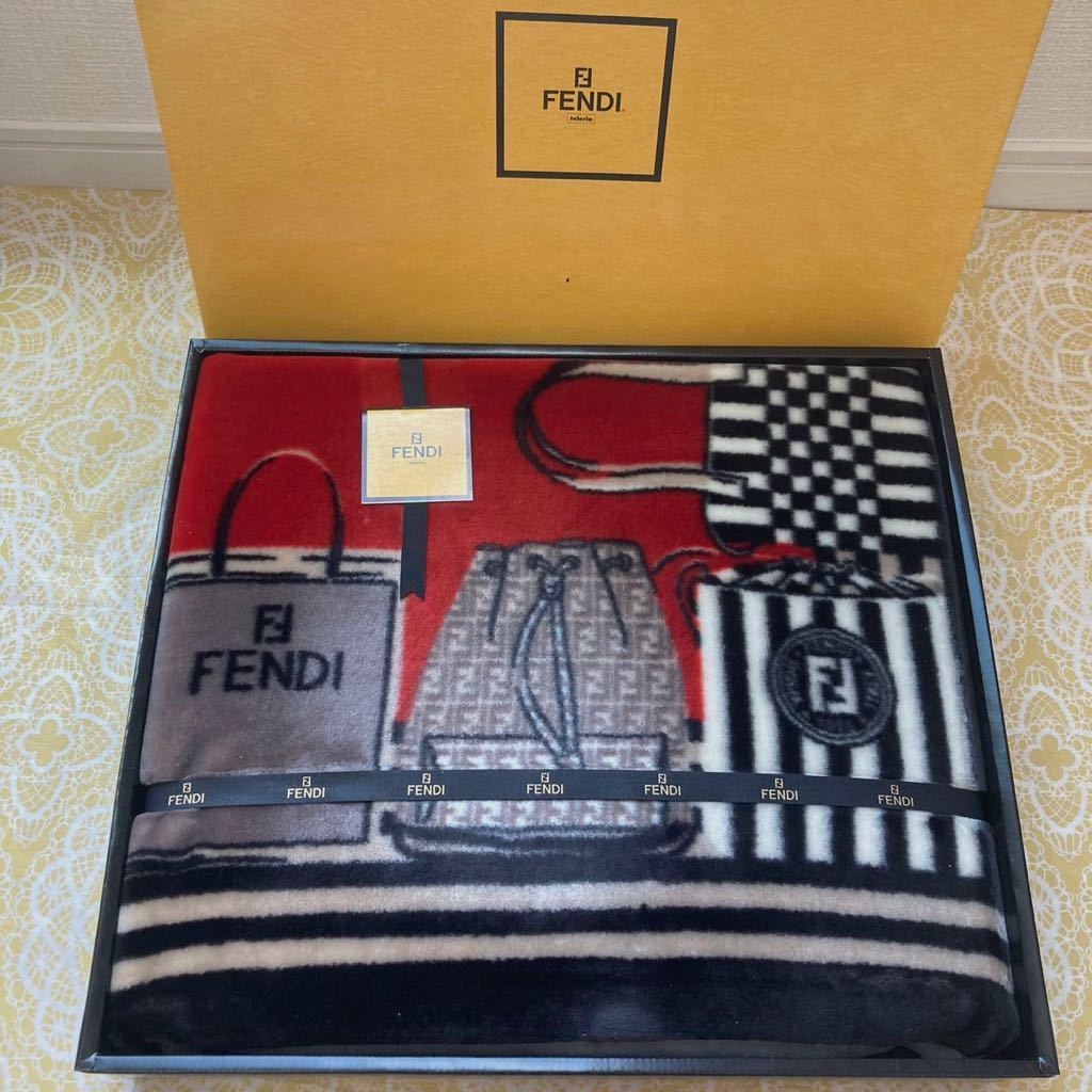 【レア柄】新品/FENDI/毛布/フェンディ/ズッカ柄/ニューマイヤーハーフ/箱あり/ブランケット/100×140cm/手さげリュックバッグ柄/寝具/黒拍卖