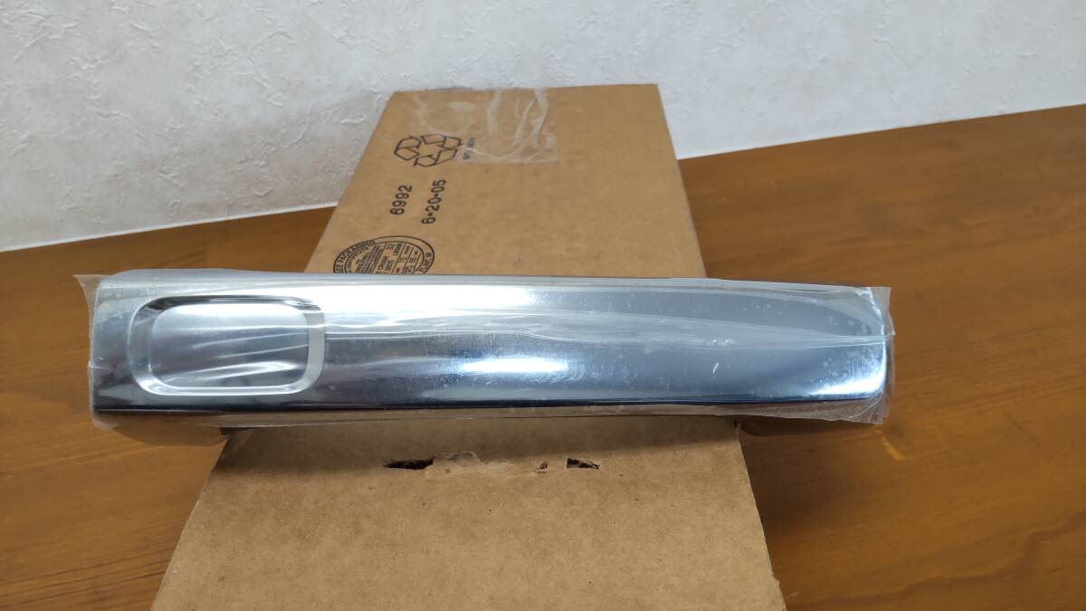 #17【純正】ハマー H3 ドアハンドル アウター クローム 15296932 Hummer H3 Door Handle Outer Chrome拍卖