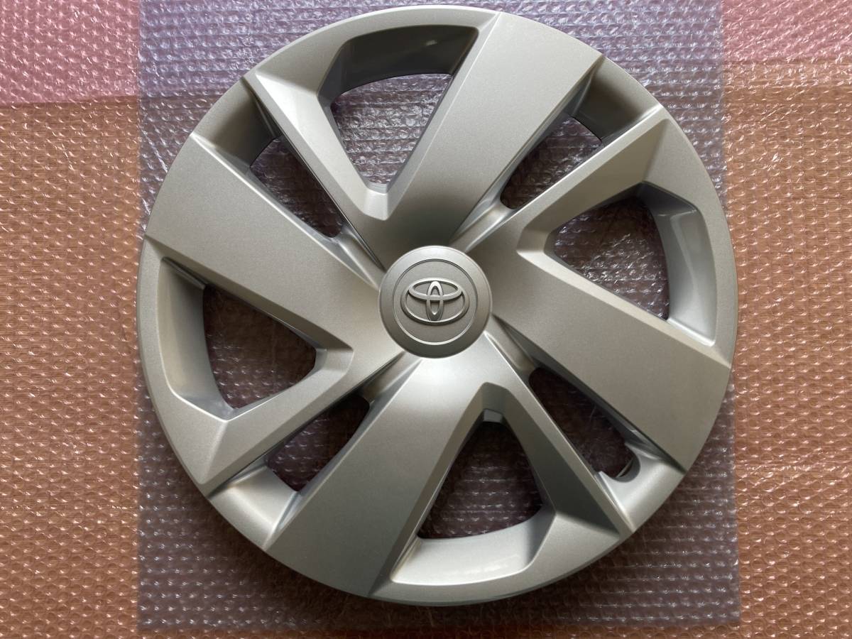 ☆ 新車添付 未使用品 トヨタ ライズ RAIZE 純正 16in スチールホイール用 ホイールキャップ 42602-B1260 1枚 数量限定 ☆②拍卖