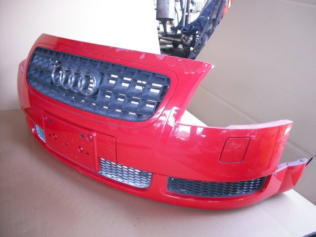 『B204』8NAUQ,AUQ,アウディ TTクーペ,赤色,フロントバンパー フロントグリル 付き,no161? 個人宅発送不可商品です。拍卖