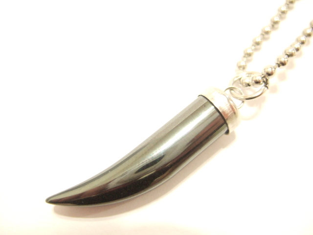 横浜最新 天然石ヘマタイト♪魅惑の牙ペンダント チェーン50cm メンズレディース 守護魔除け 送料220円ξbalnξξ119拍卖