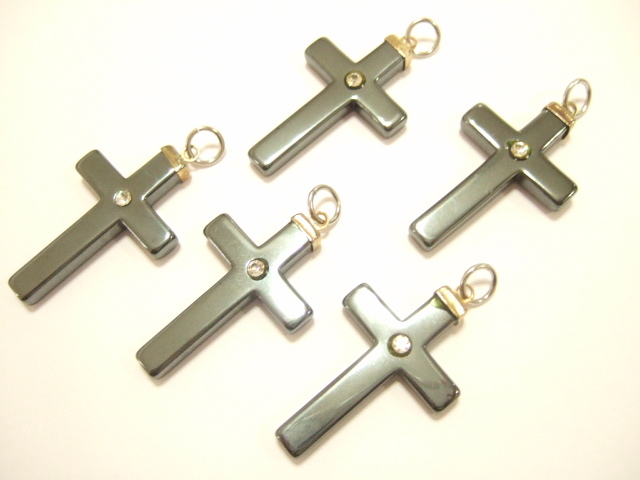 横浜最新 天然石ヘマタイト十字架♪魅惑のクロスペンダントヘッド 5個メンズレディース送料220円ξbalnξξアクセサリーパーツ部品卸し122a拍卖