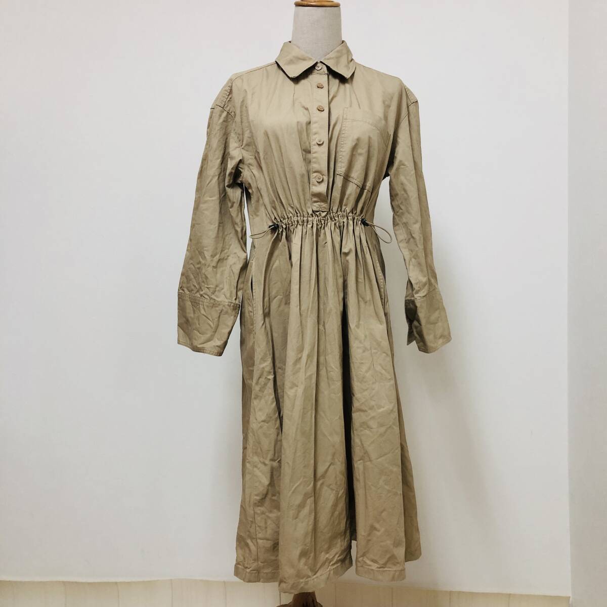 a04005 美品 UNIQLO ユニクロ JWANDERSON アンダーソン ワンピース ミディ丈 ロゴ 薄手 S ベージュ レディース エレガントガーリーチック拍卖