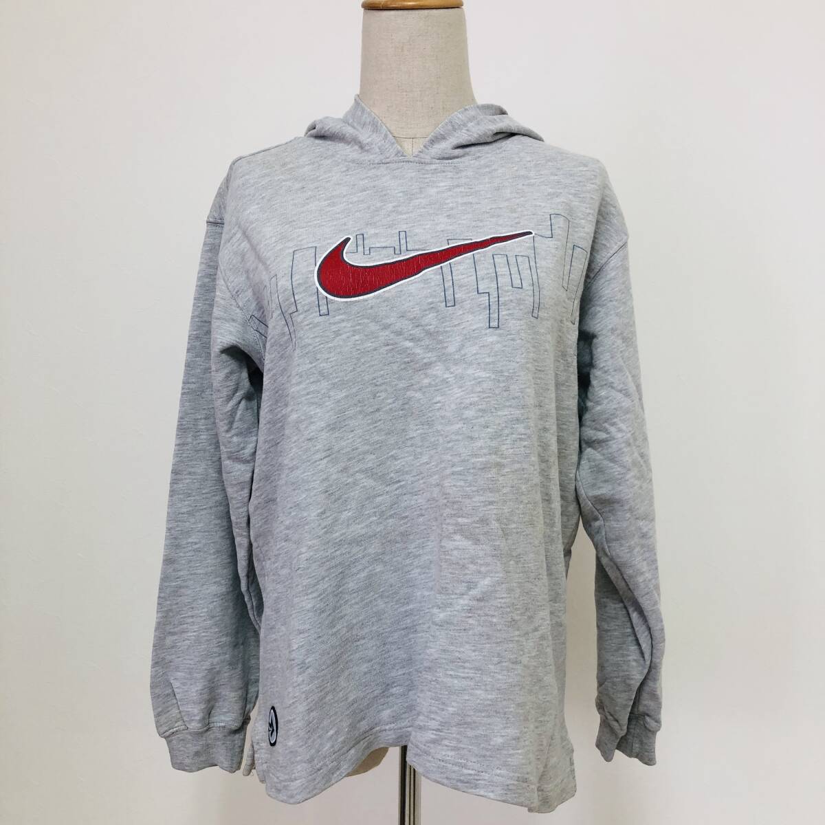 a04044 NIKE ナイキ トレーナー プルオーバー 長袖 フード ロゴプリント 綿混 M 140-150cm グレー 男児 ベーシックカジュアルスタイル拍卖