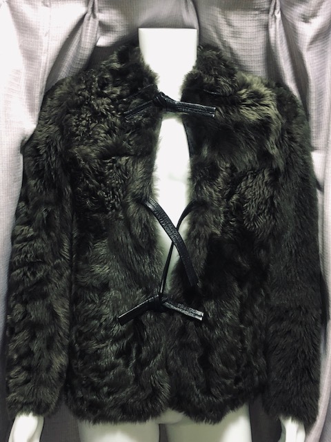 未使用!スイス出身!ファー革製品の最高峰センスMARNI!本領発揮!気品溢れる稀有極上羊ファー裏面Nappa逸品コートMade in Italy 70万円相当!拍卖