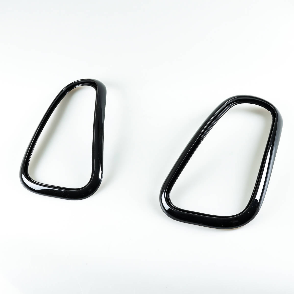 在庫あり ミニクーパー用 R50 R52 R53 2001-2006 光沢グロスブラック テールランプリム リアランプリム テールライトトリム 2PCS YMD-50235拍卖