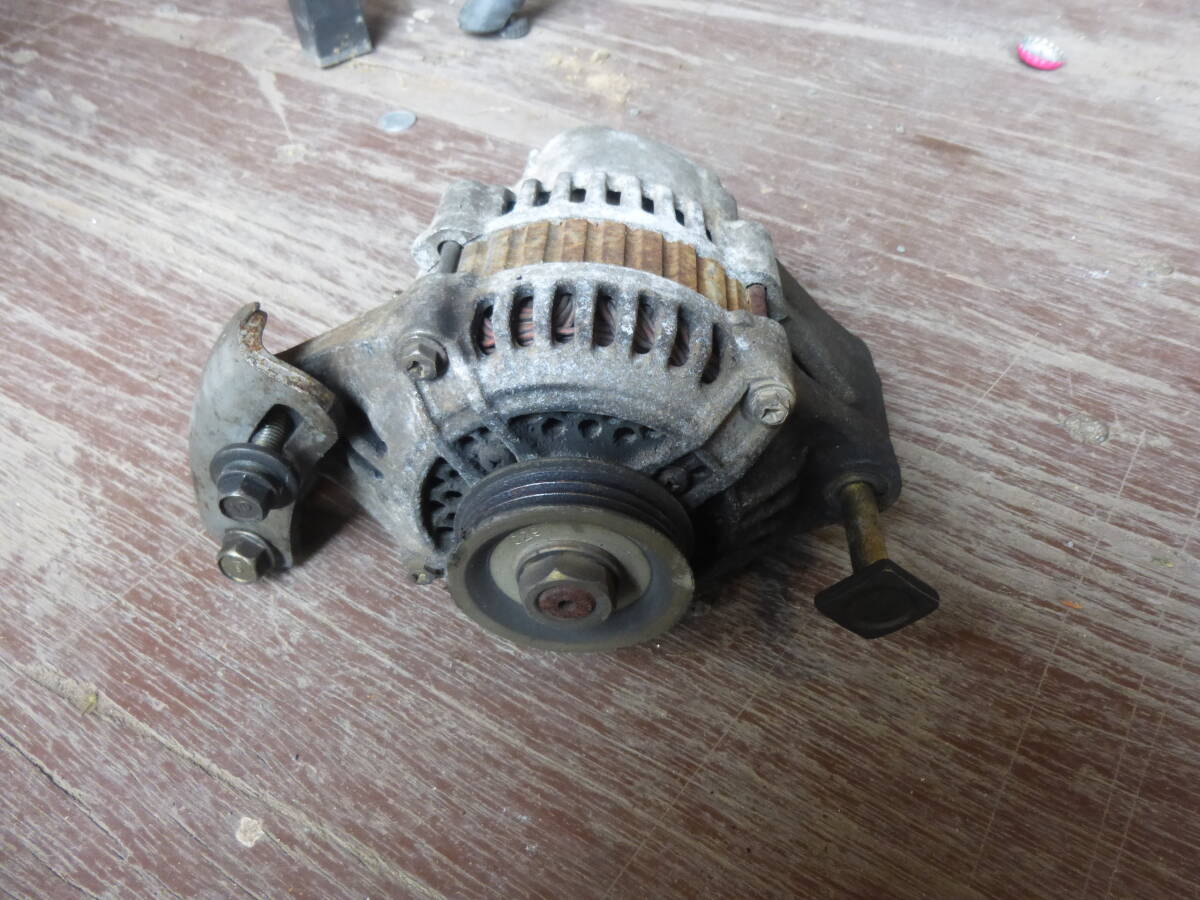 D15Bエンジン オルタネーター AHGA02 AIT02191 管:P-39拍卖