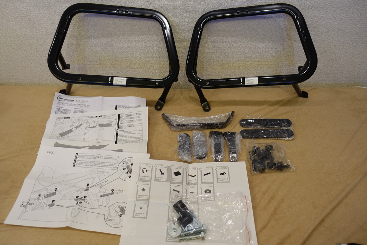 絶版希少★SW-MOTECH ZZR1400 / Ninja ZX-14 (06-11) クイックロックEVOサイドキャリア パニア用ホルダー TRAX GIVI拍卖