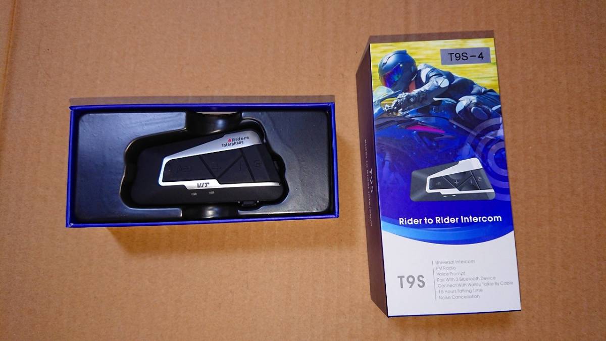 送料無料 4人 4台同時通話 インカム バイク T9S-4 インターコム Bluetooth クリアな音質 長距離通信 連続15時間通話可能拍卖