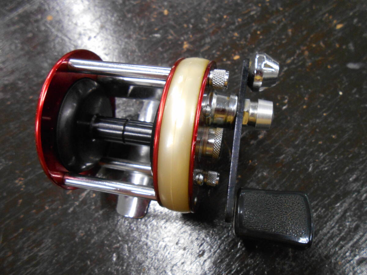 アブガルシア名機 ダイレクトリール ABUアンバサダー1750A 綺麗なお品です。バスのトップウオーターゲームに最適。拍卖