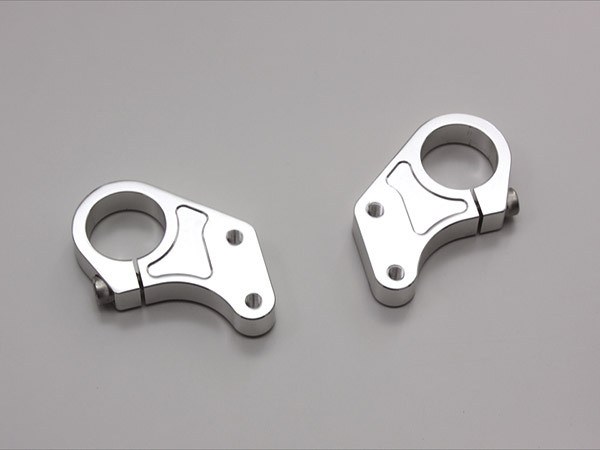 ハリケーン HURRICANE φ37mm汎用 アンダーブラケット シルバーアルマイト HB0630A-01拍卖