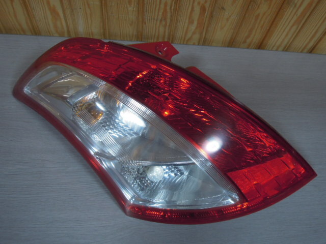 スズキ スイフト ZC72S テールランプ 左 中古 5053 L 35604-71L00 12518拍卖