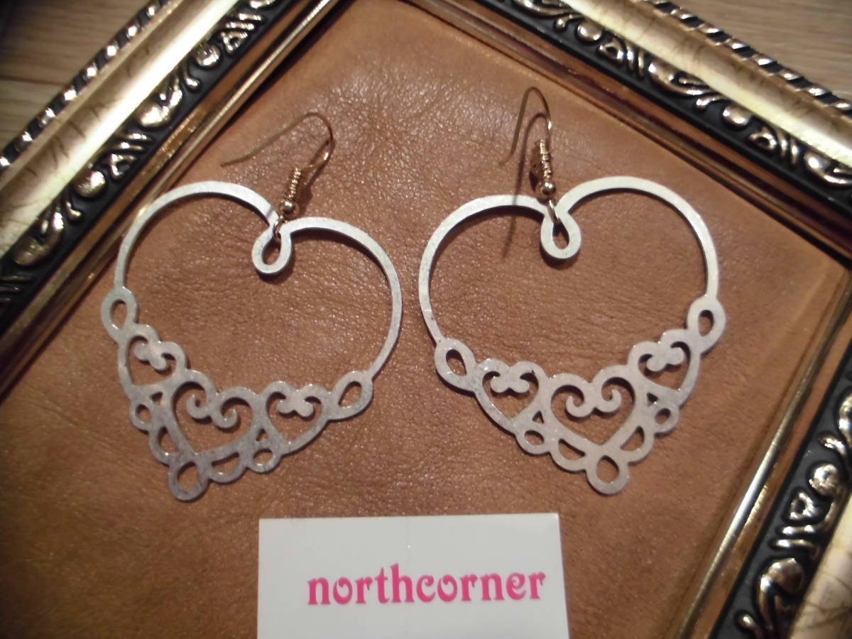 即決☆軽難有り!!定価5775円☆ノースコーナー シルバーカラーレーシーハートインハートピアス♪拍卖